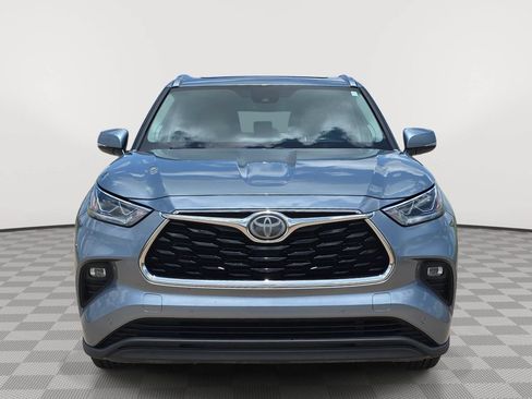 Used 2020 Toyota Highlander Limited w/ Protection Package #3 AWD/4WD image 2