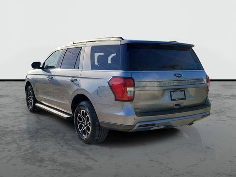 Used 2024 Ford Expedition XLT AWD/4WD image 3