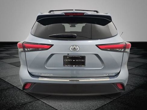 Certified 2022 Toyota Highlander XLE image 5