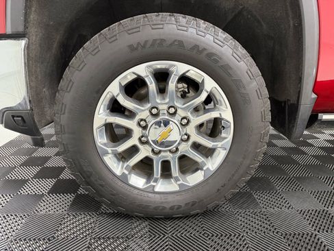 Used 2024 Chevrolet Silverado 2500 LTZ w/ LTZ Plus Package image 9