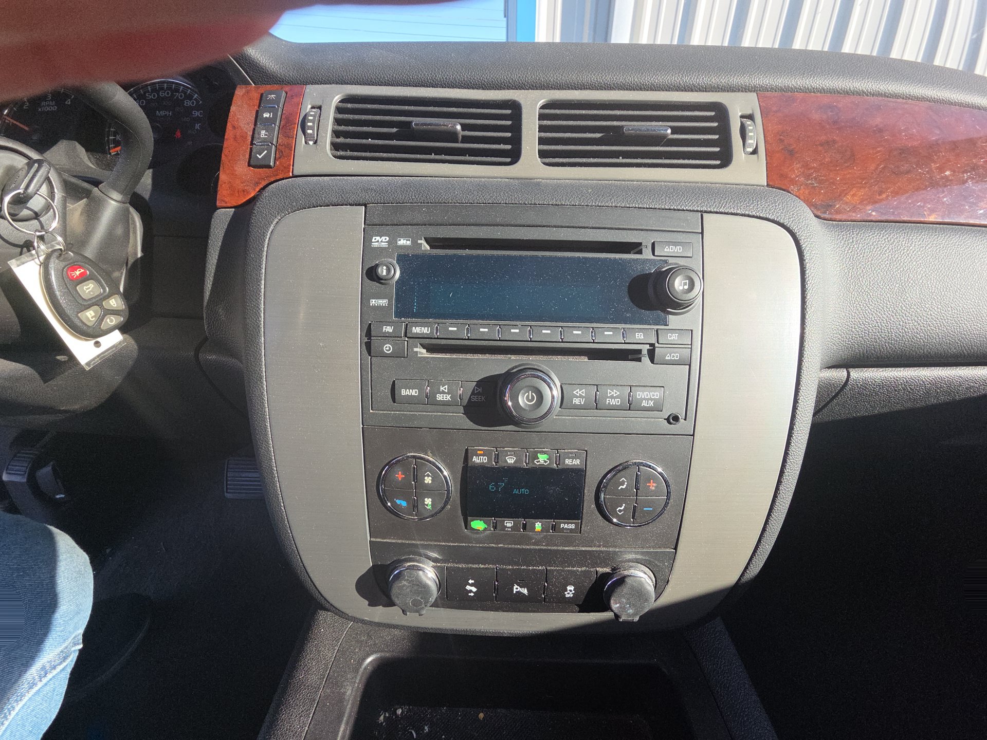 Used 2013 GMC Yukon SLE w/ Convenience Package AWD/4WD image 10