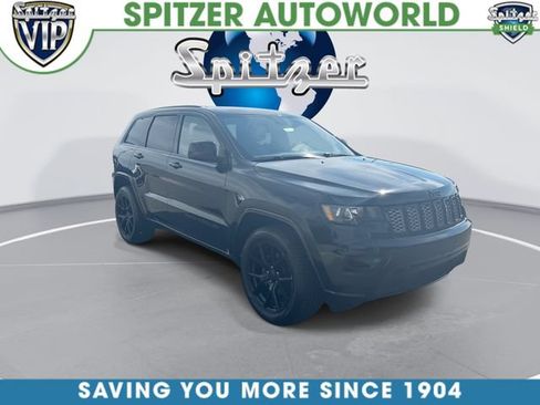 Used 2018 Jeep Grand Cherokee Altitude AWD/4WD image 2