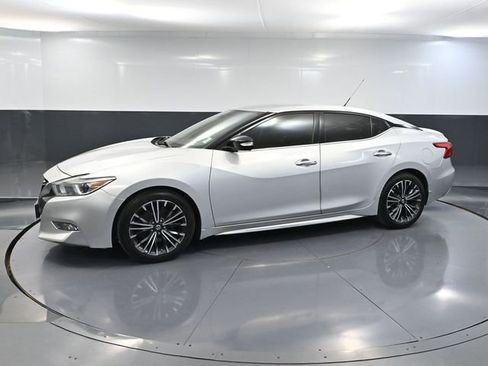 Used 2017 Nissan Maxima 3.5 SV w/ Dynamic Package FWD image 10