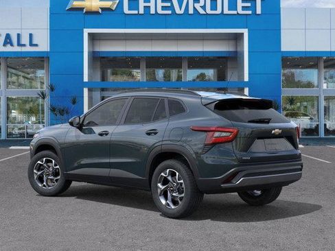 Used 2026 Chevrolet Trax LT w/ Driver Confidence Package FWD image 3