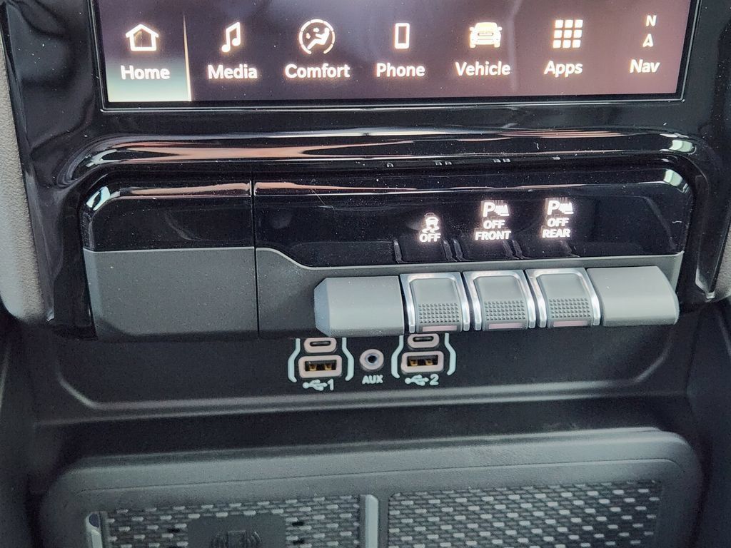 New 2026 RAM 1500 Laramie w/ Night Edition AWD/4WD image 17