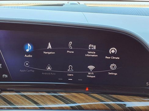 Used 2022 Cadillac Escalade Premium Luxury Platinum w/ Heavy-Duty Trailer Package image 37