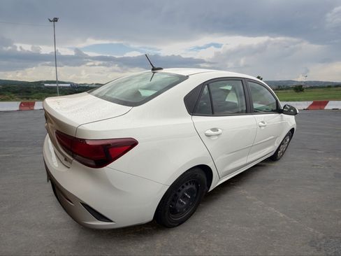 Certified 2021 Kia Rio S FWD image 3