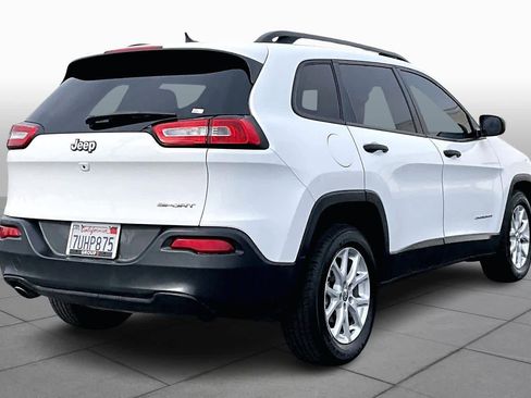 Used 2016 Jeep Cherokee Sport image 12