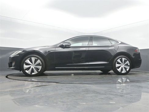 Used 2020 Tesla Model S Long Range Plus image 47