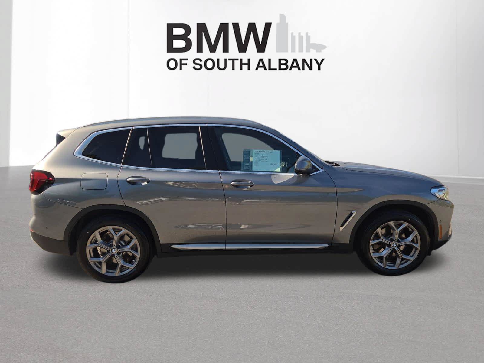 Used 2024 BMW X3 xDrive30i w/ Premium Package AWD/4WD image 2