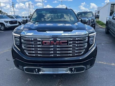 Certified 2023 GMC Sierra 1500 Denali w/ Denali Reserve Package AWD/4WD image 12