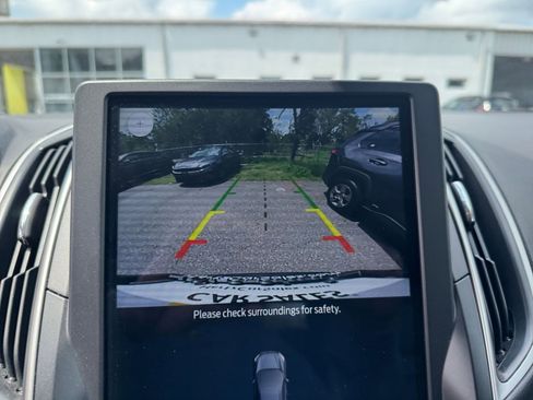 Used 2024 Ford Edge SEL image 17