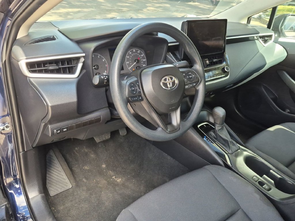 Used 2025 Toyota Corolla LE FWD image 34