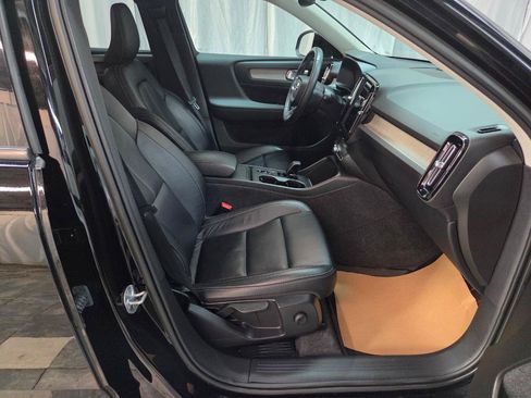 Used 2023 Volvo XC40 B5 Core AWD/4WD image 15