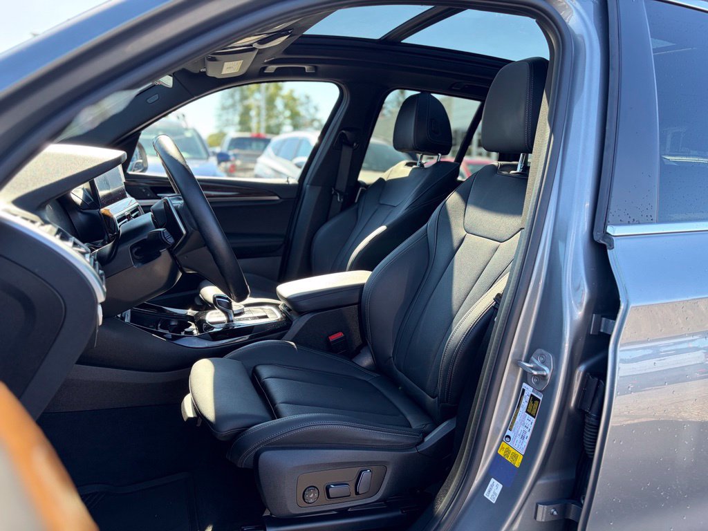 Used 2024 BMW X3 xDrive30i w/ Premium Package w/ZPA AWD/4WD image 20