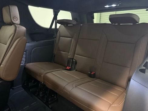 New 2026 Chevrolet Suburban High Country image 17