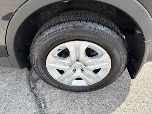 Used 2013 Toyota RAV4 LE AWD/4WD image 10
