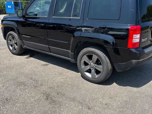 Used 2015 Jeep Patriot High Altitude AWD/4WD image 2