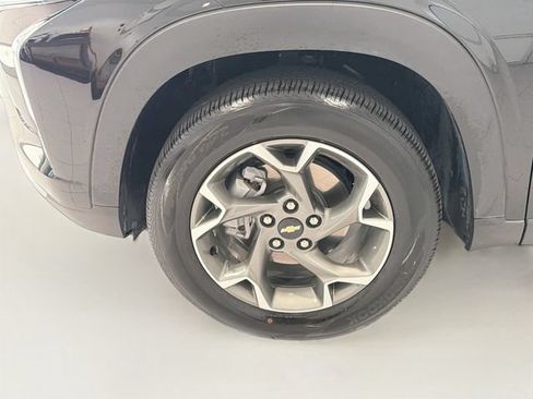 Used 2024 Chevrolet Trax LT w/ Driver Confidence Package FWD image 26