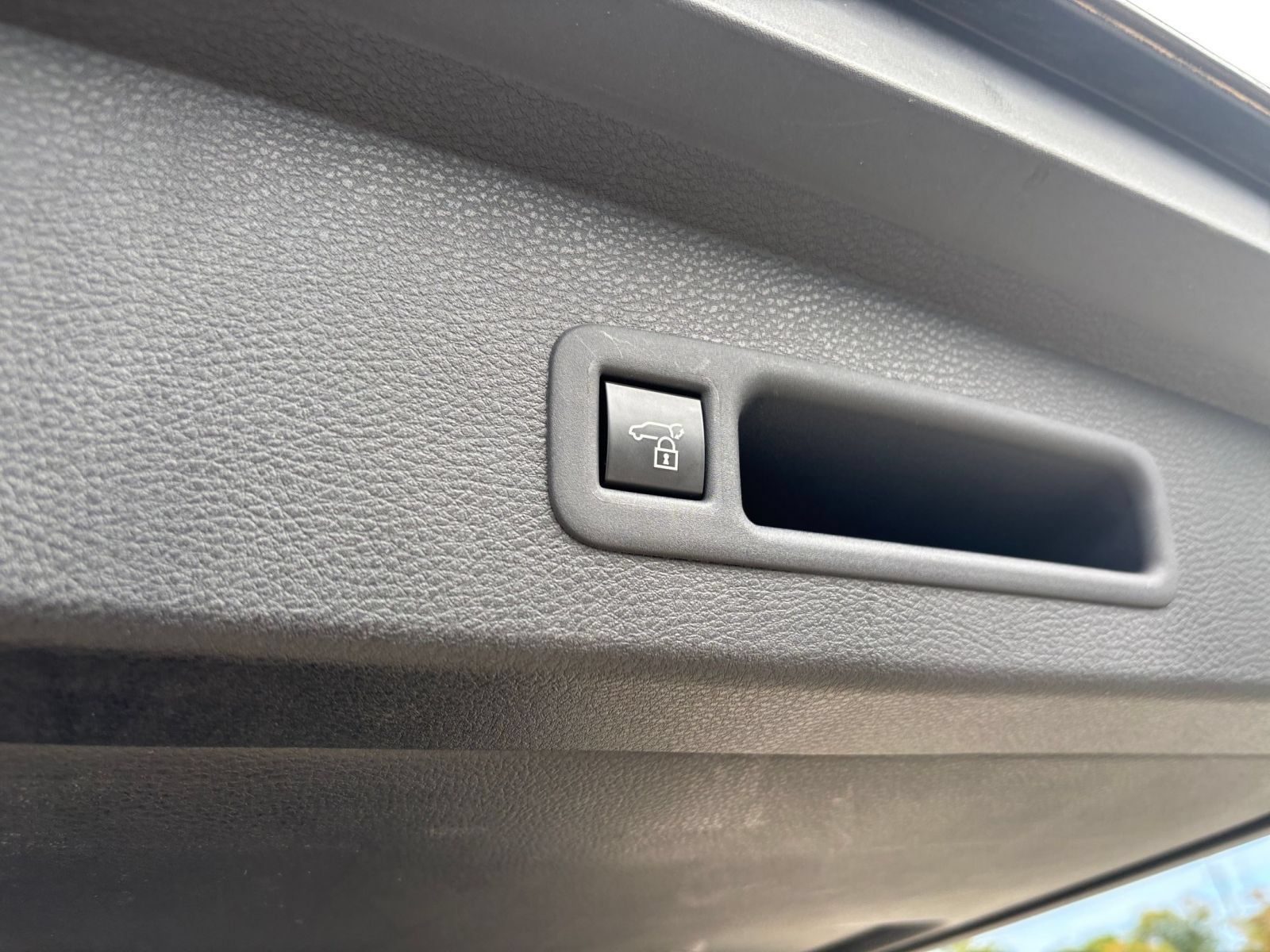 Used 2025 Toyota Sienna XLE FWD image 22