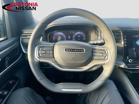 Used 2024 Jeep Wagoneer Series II w/ Flexible Seating Group image 14