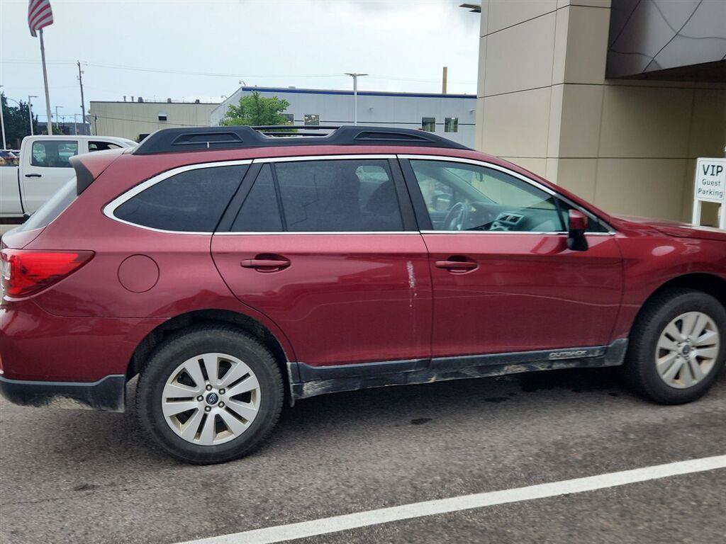 Used 2016 Subaru Outback 2.5i Premium AWD/4WD image 3