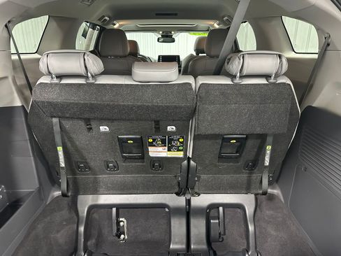 Used 2024 Toyota Sienna XLE AWD/4WD image 13