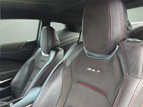 Used 2018 Chevrolet Camaro ZL1 image 24