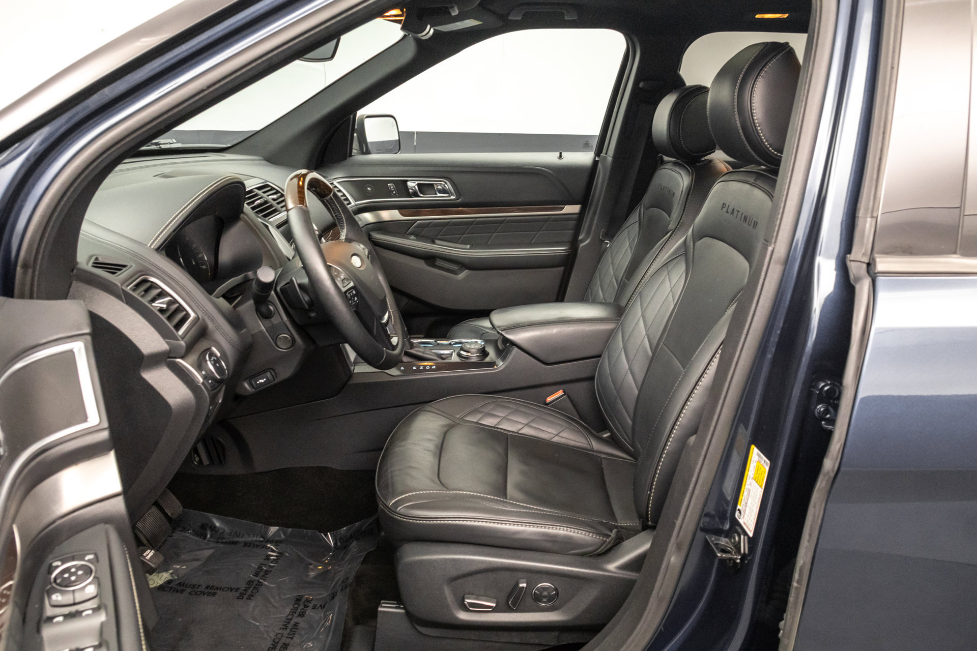 Used 2017 Ford Explorer Platinum AWD/4WD image 5