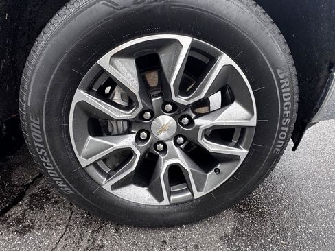 Used 2023 Chevrolet Silverado 1500 LT AWD/4WD image 10