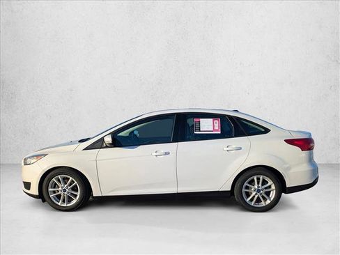 Used 2015 Ford Focus SE image 9