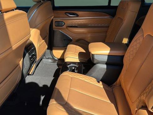 Used 2022 Jeep Grand Cherokee L Summit image 17