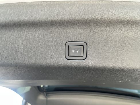 Used 2024 GMC Yukon AT4 w/ AT4 Premium Plus Package AWD/4WD image 21