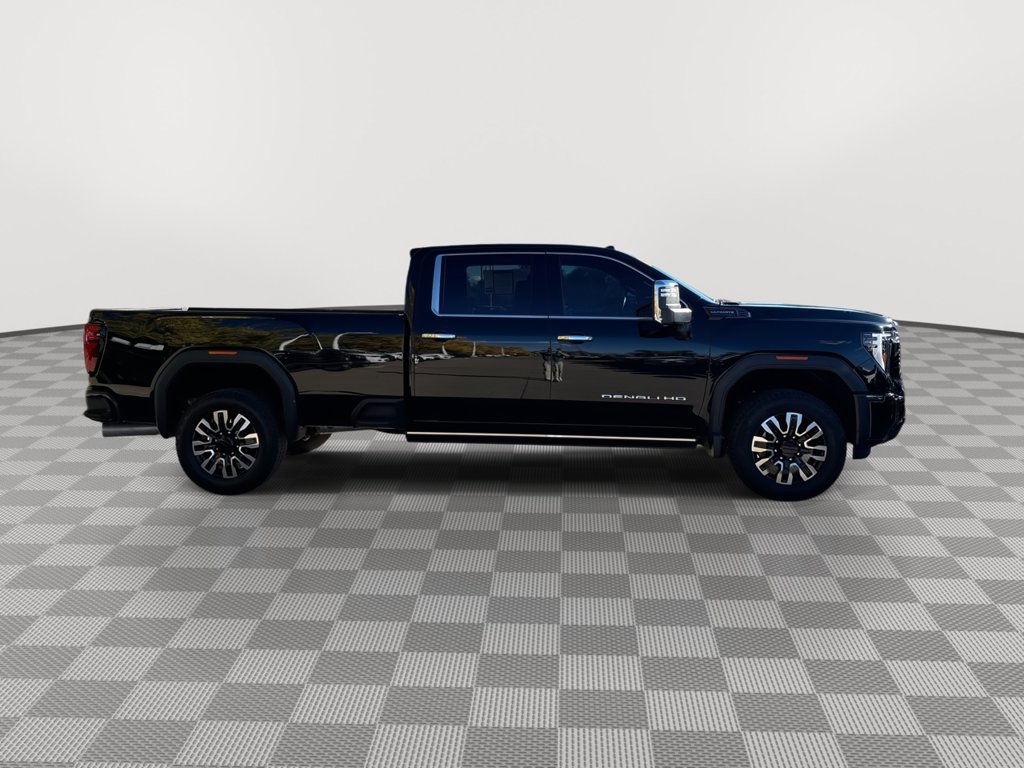 Certified 2026 GMC Sierra 2500 Denali Ultimate w/ LPO, Black Badging Package AWD/4WD image 9