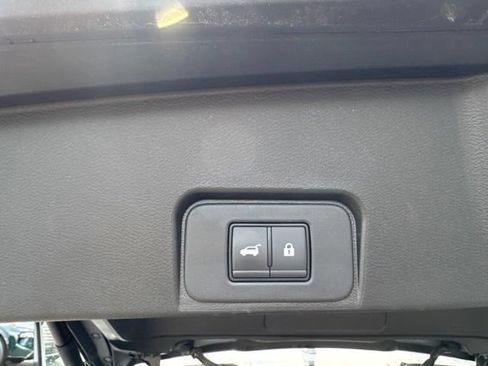 Used 2024 Nissan Rogue SL AWD/4WD image 21