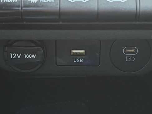 Used 2024 Hyundai Elantra SEL w/ Convenience Package image 19