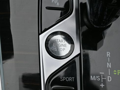 Used 2023 BMW X5 sDrive40i w/ M Sport Package RWD image 16