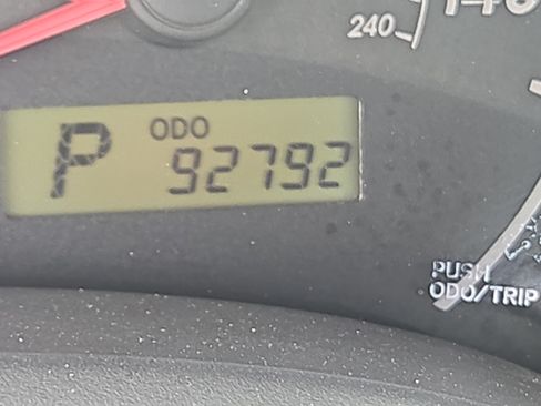 Used 2013 Toyota Corolla LE FWD image 24