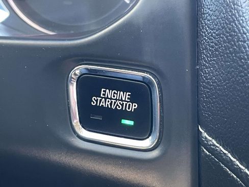 Used 2023 GMC Acadia SLT w/ Elevation Edition image 25