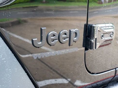 Used 2021 Jeep Wrangler Sport AWD/4WD image 16