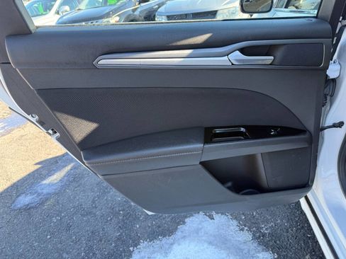 Used 2015 Ford Fusion SE image 26