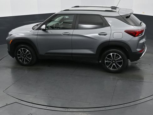 Used 2025 Chevrolet TrailBlazer LT w/ Driver Confidence Package image 28