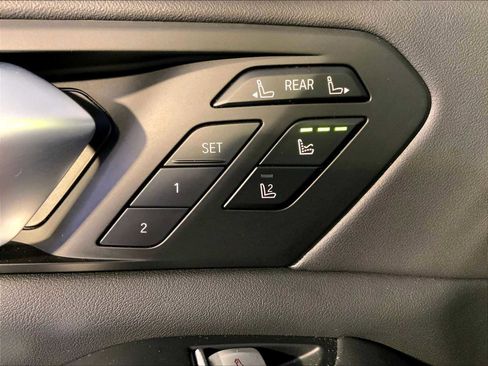 Used 2024 BMW X7 M60i w/ Executive Package image 39