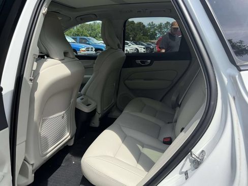 Used 2024 Volvo XC60 B5 Plus w/ Protection Package Premier AWD/4WD image 6