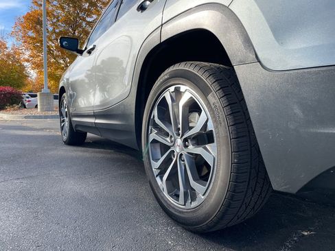 Used 2019 GMC Terrain SLT w/ Preferred Package image 3