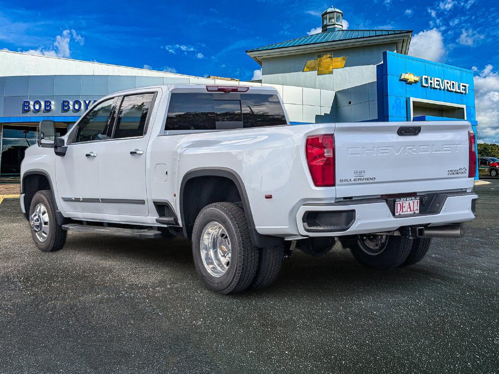 New 2026 Chevrolet Silverado 3500 High Country w/ High Country Premium Package AWD/4WD image 3