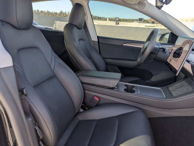 Used 2024 Tesla Model Y Long Range AWD/4WD image 16