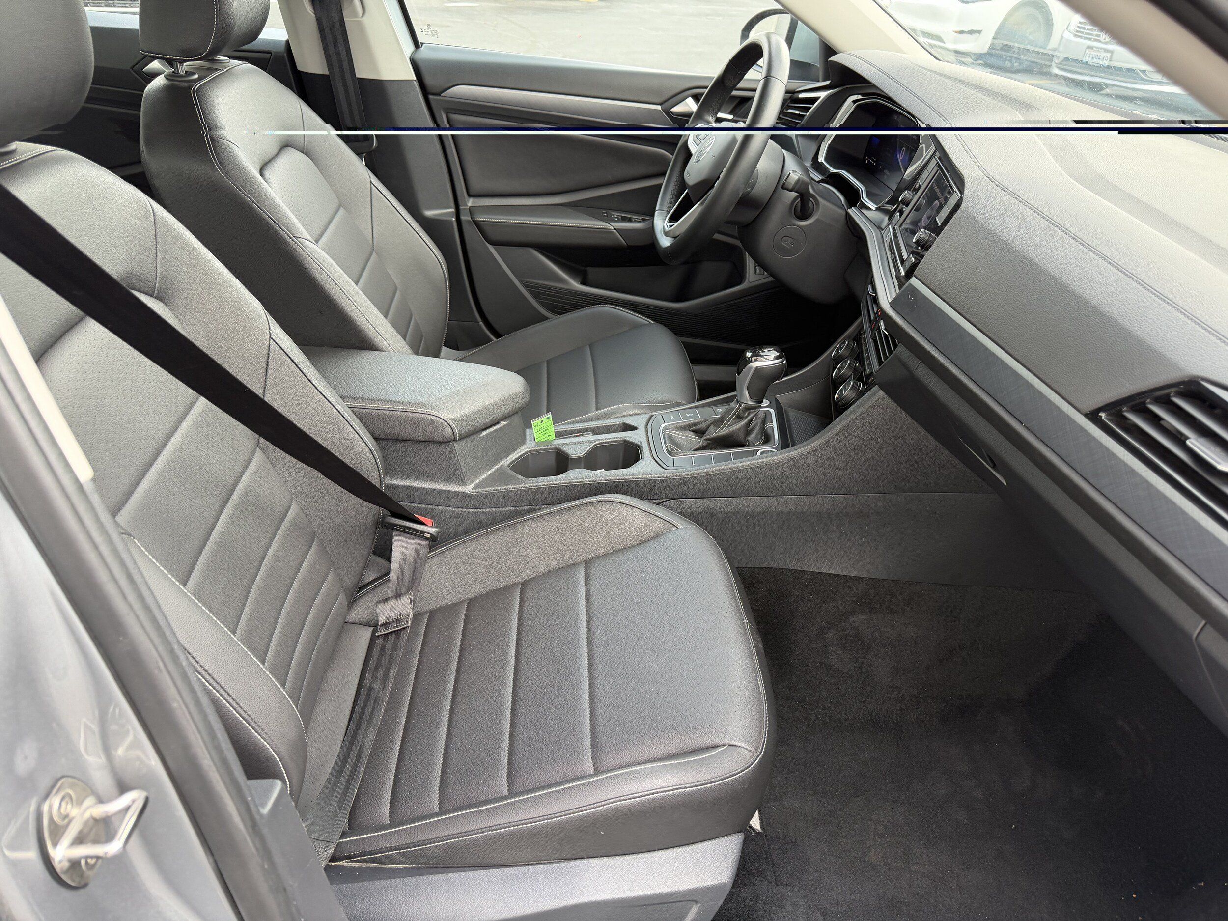 Used 2024 Volkswagen Jetta SE FWD image 34