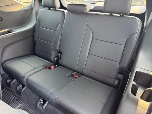 Used 2026 Chevrolet Traverse High Country w/ LPO, Floor Liner Package AWD/4WD image 8