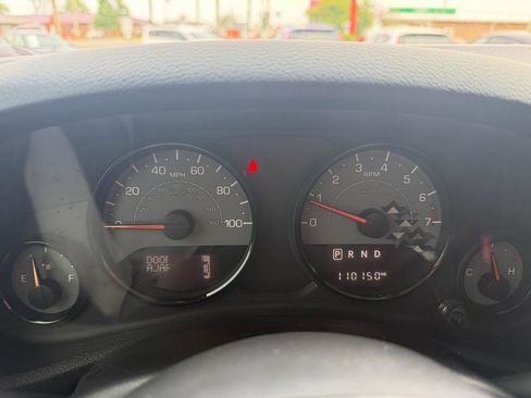 Used 2017 Jeep Wrangler Sahara AWD/4WD image 14